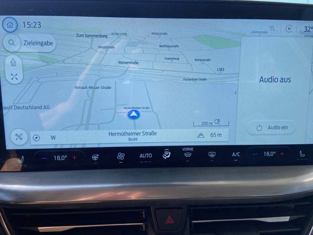Fahrzeugabbildung Ford Focus Turnier Titanium NAVI+RFK*AHK*Winterräder