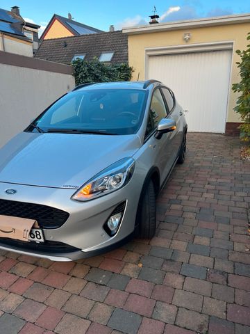 Ford Fiesta Active X 1.5 TDCI mit TOP-Auss...