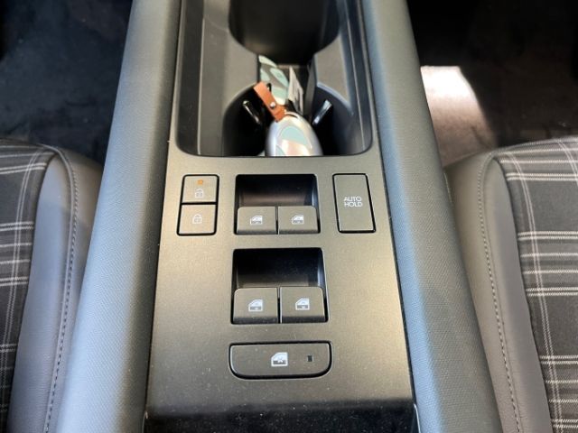Fahrzeugabbildung Hyundai IONIQ 6 First Edition Elektro 4WD 77 Allrad HUD
