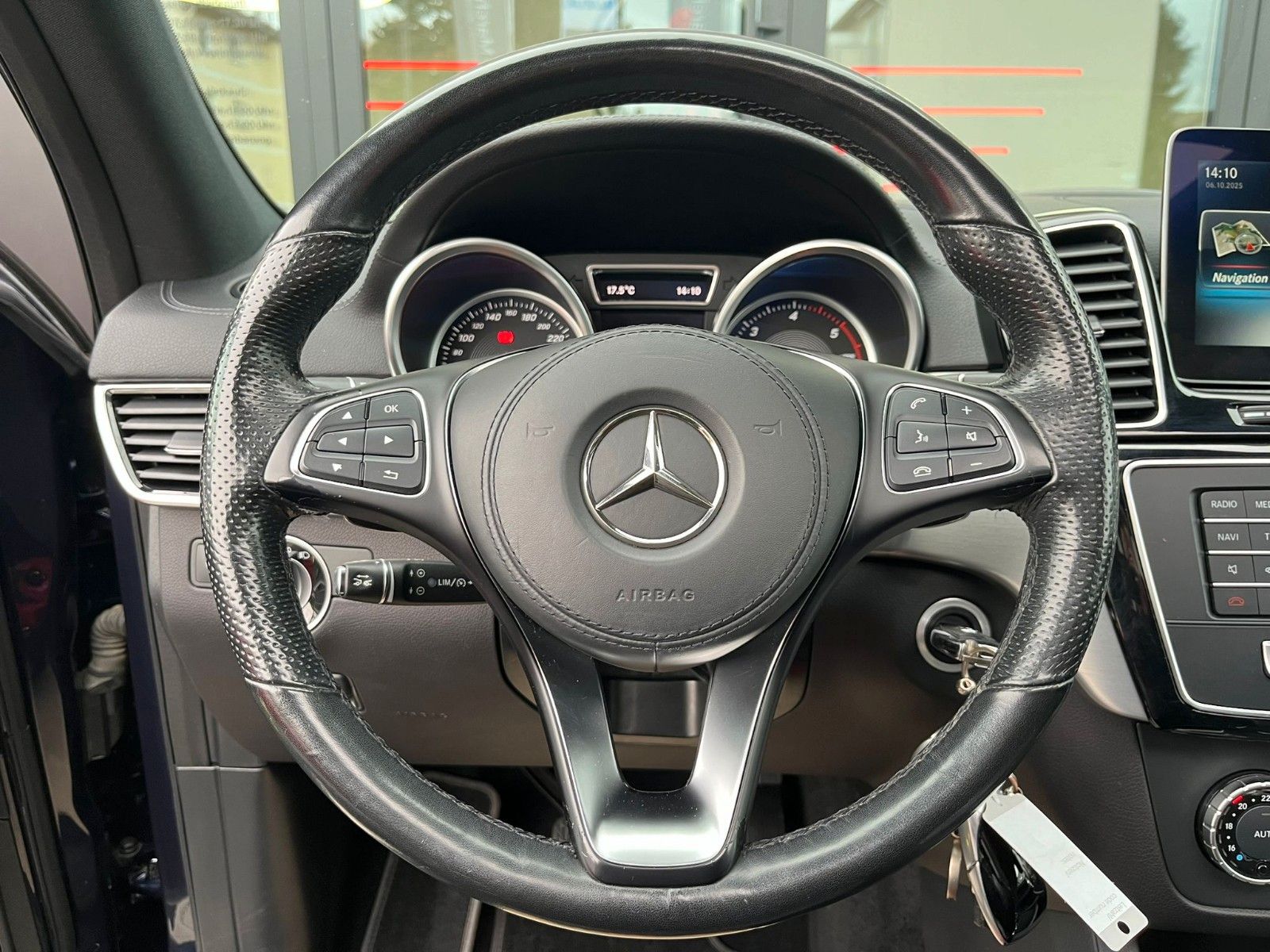 Fahrzeugabbildung Mercedes-Benz GLS 350d 4Matic AMG Line*1.Hand*Pano*360°*