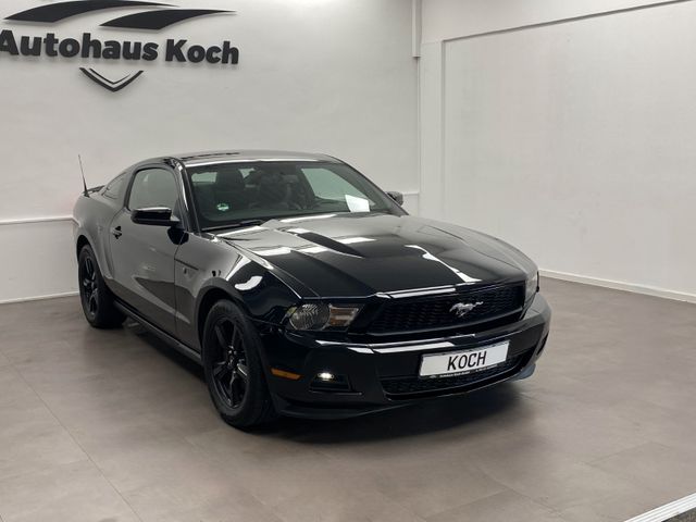 Ford MUSTANG 3.7 COUPE LEGENDE AUS LEISTUNG UND STILL