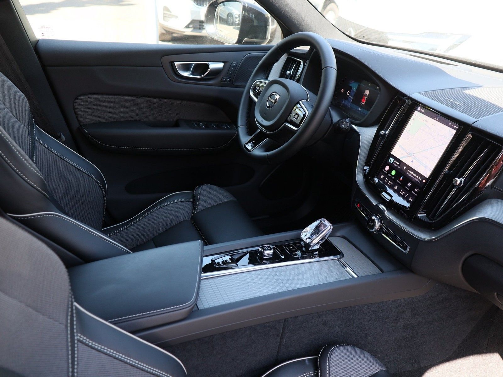 Volvo XC60 T8 AWD Ultra Black Edition NP:86.360,-//FOU imagem 3