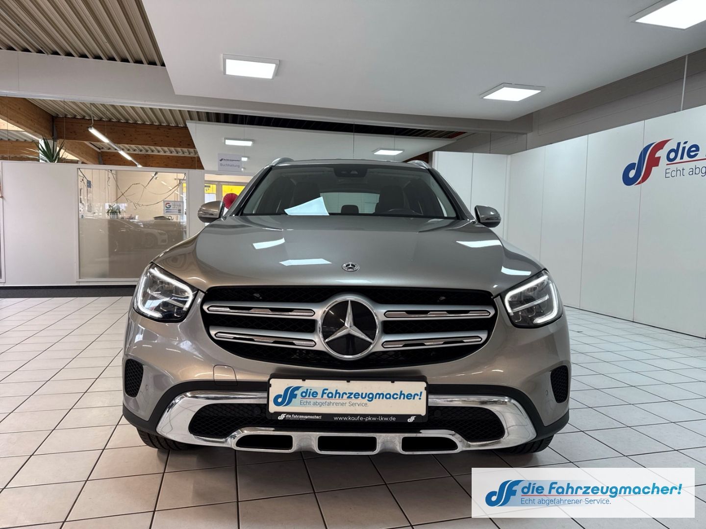Fahrzeugabbildung Mercedes-Benz GLC 300 e 4Matic AHK-klappbar Leder *EXPORT
