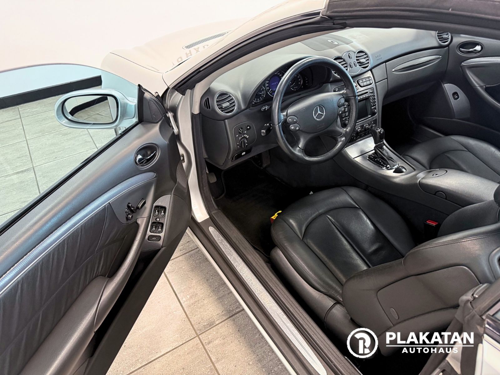 Fahrzeugabbildung Mercedes-Benz CLK 200 Cabrio Leder Memory Bi-Xenon MB-Service