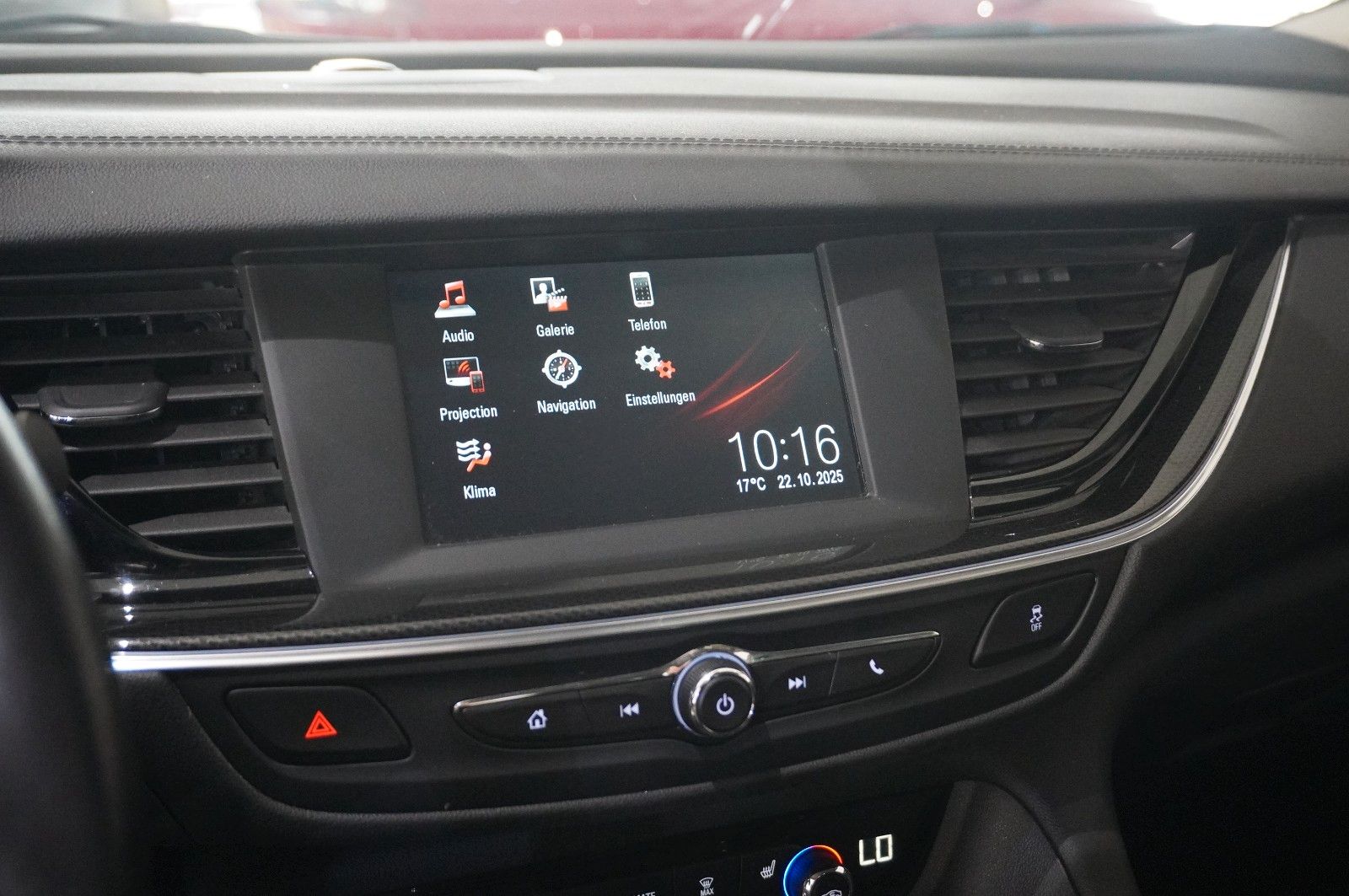 Fahrzeugabbildung Opel Insignia B ST 2.0D DYNAMIC 4X4 NAVI/LED/SHZ/AHK