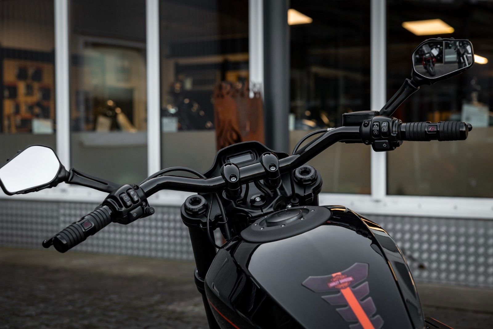 Fahrzeugabbildung Harley-Davidson FXDR 114 CUI - Jekill  - Thunderbike Umbau