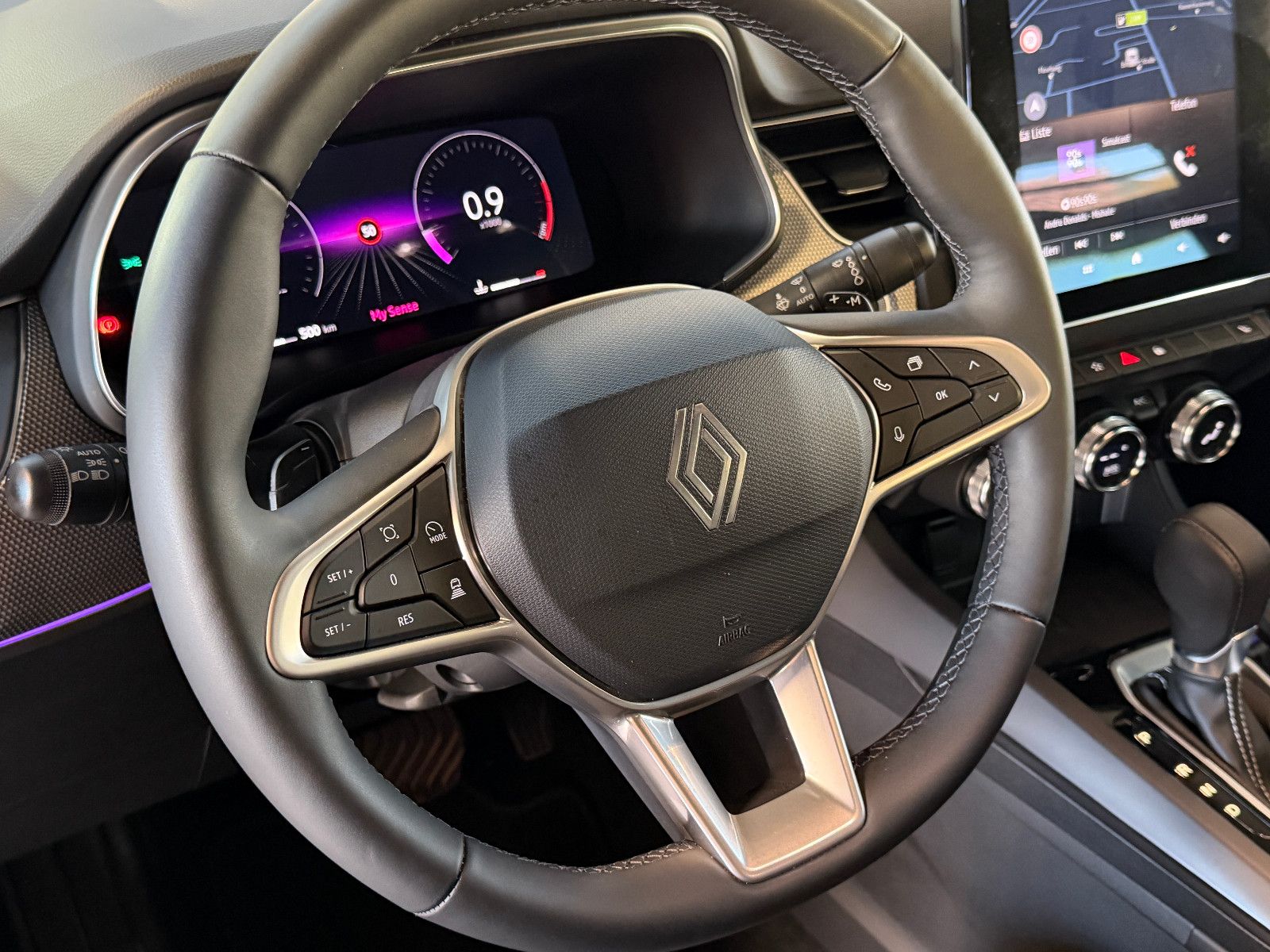 Fahrzeugabbildung Renault Arkana Techno/KAMERA/AMBIENTE/KAMERA/LEDER/ACC
