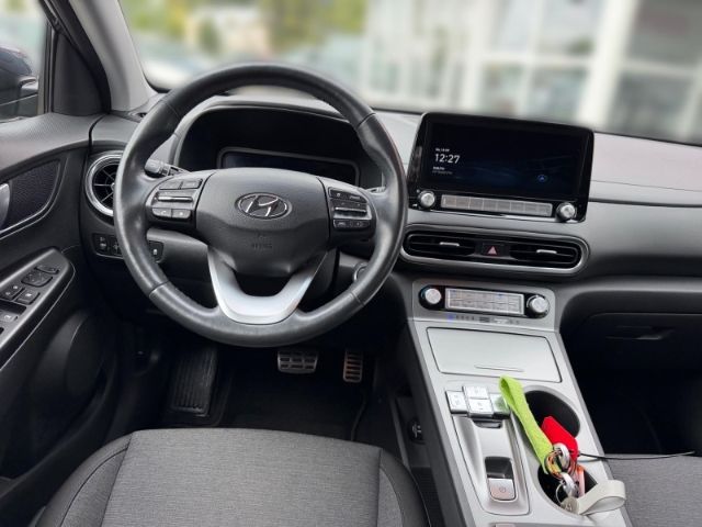 Fahrzeugabbildung Hyundai KONA Edition 30+ Elektro 2WD +CARPLAY+KLIMA+SHZ+