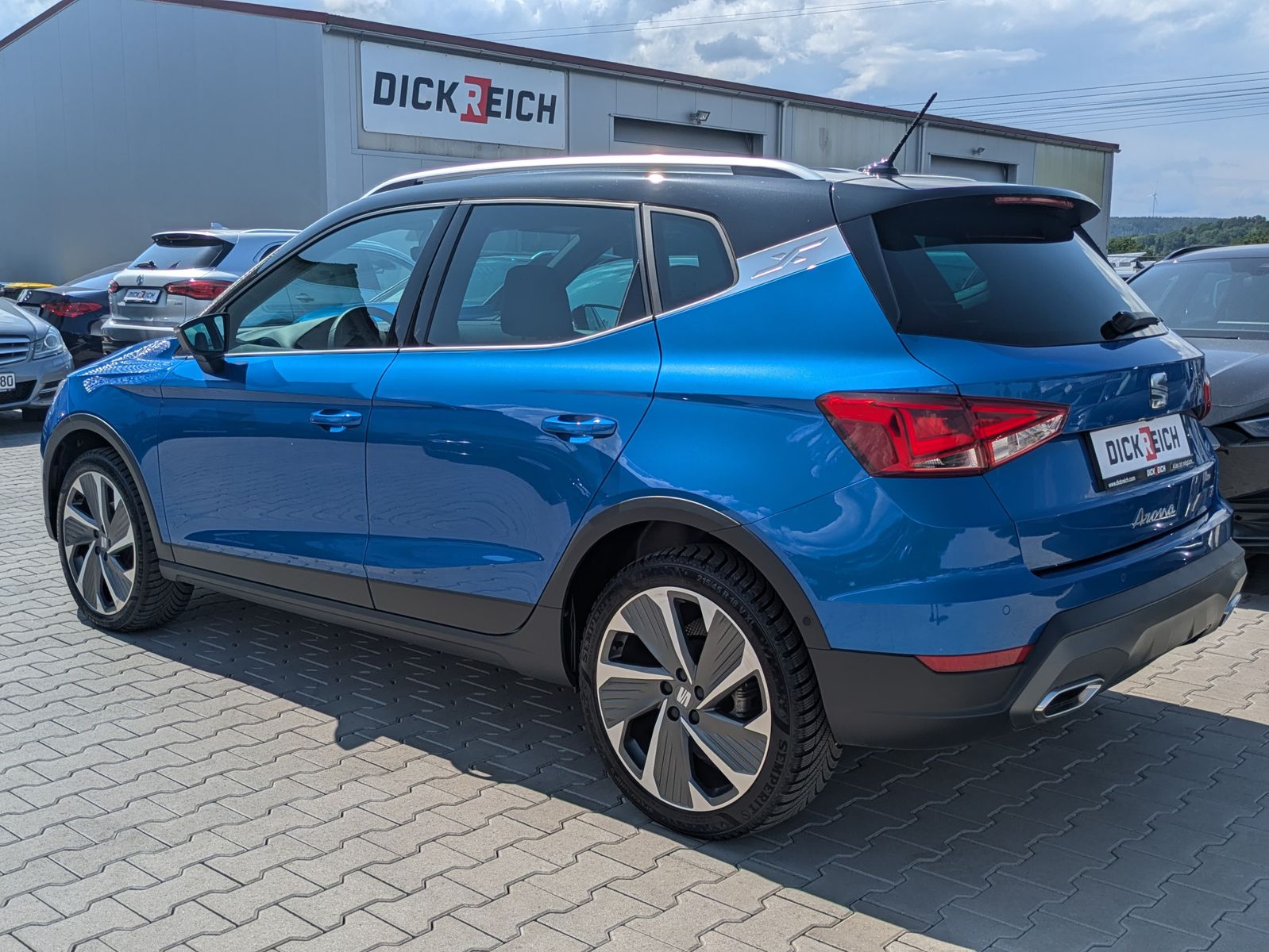 Fahrzeugabbildung SEAT Arona 1.0 TSI FR DSG AHK*ACC*LED*APP*DAB*KAMERA