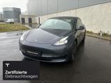 Tesla Model 3 Performance - silberne Tesla Model 3