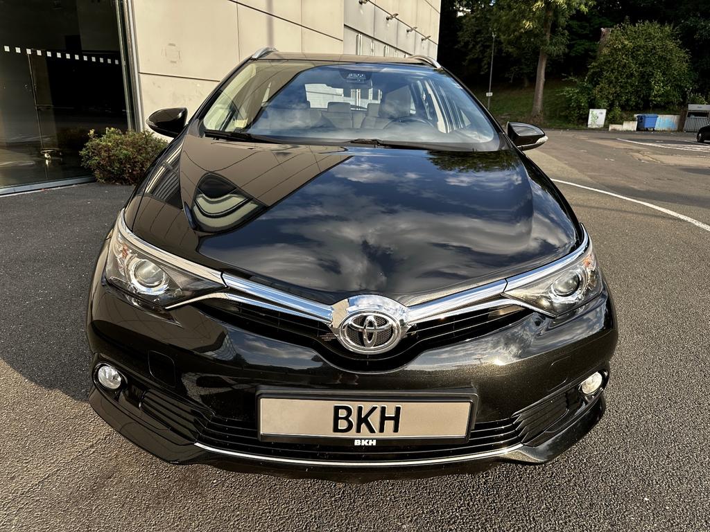 Toyota Auris Touring Sports