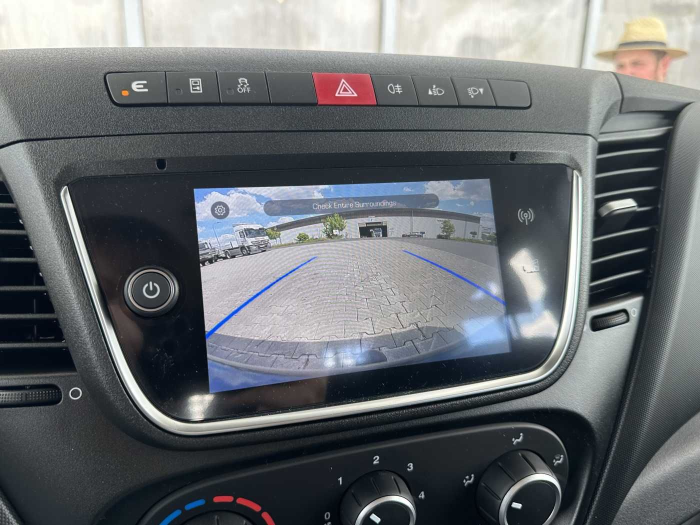 Fahrzeugabbildung Iveco Daily 35S16 H 3.0L *R3.750mm*AHK*Automatik* 2x