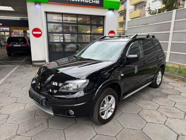 Mitsubishi Outlander 2.4 Intense Allrad-Klima-Navi-AHK