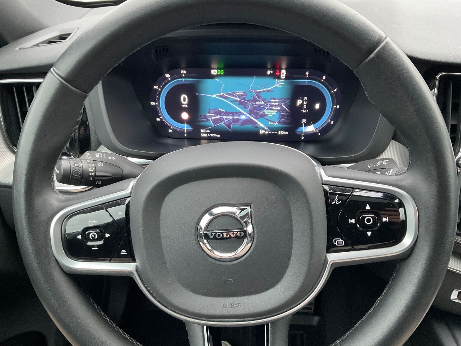 Fahrzeugabbildung Volvo XC 60 XC60 R Design AWD,AHK,Kamera,Pano,LED