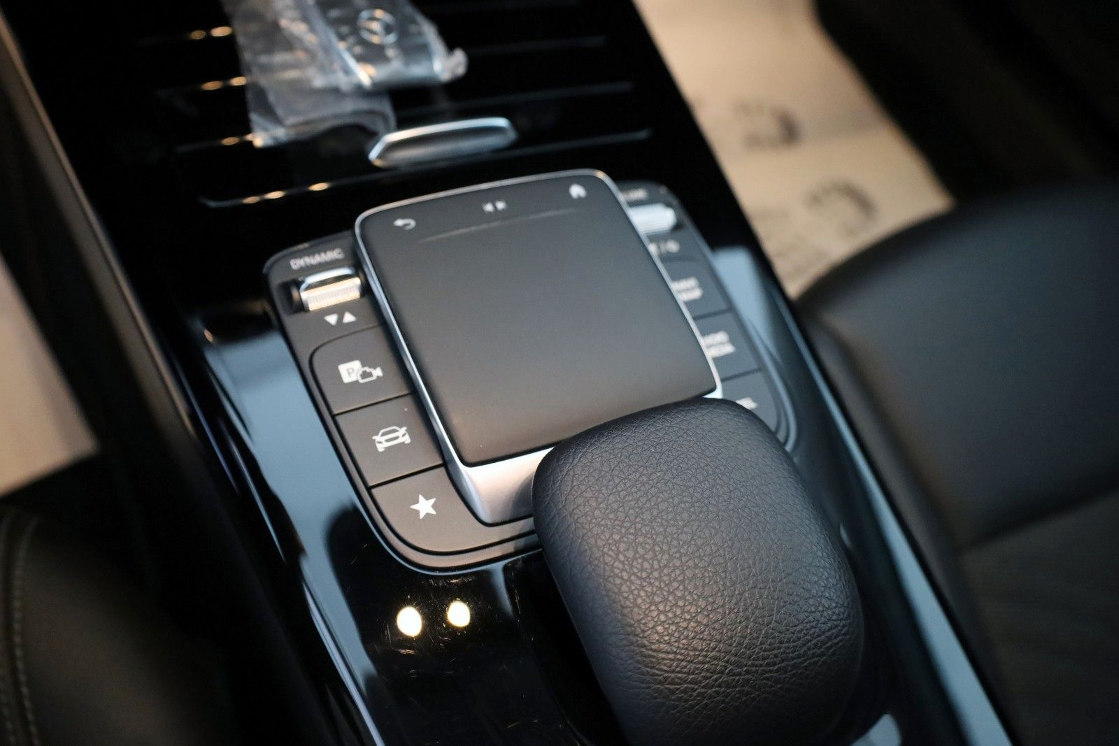 Fahrzeugabbildung Mercedes-Benz A 250 e,Style T.Leder,Navi,LED,SH,Kamera,SR+WR