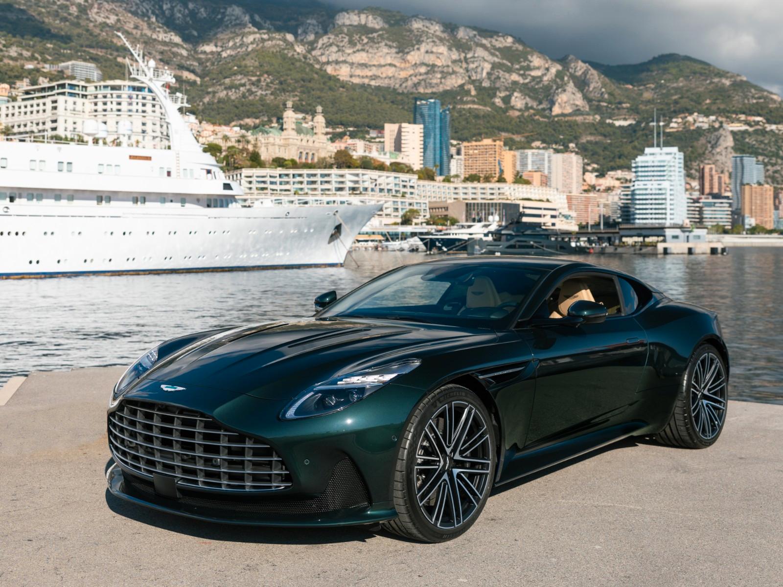 Aston Martin DB12 4.0 V8