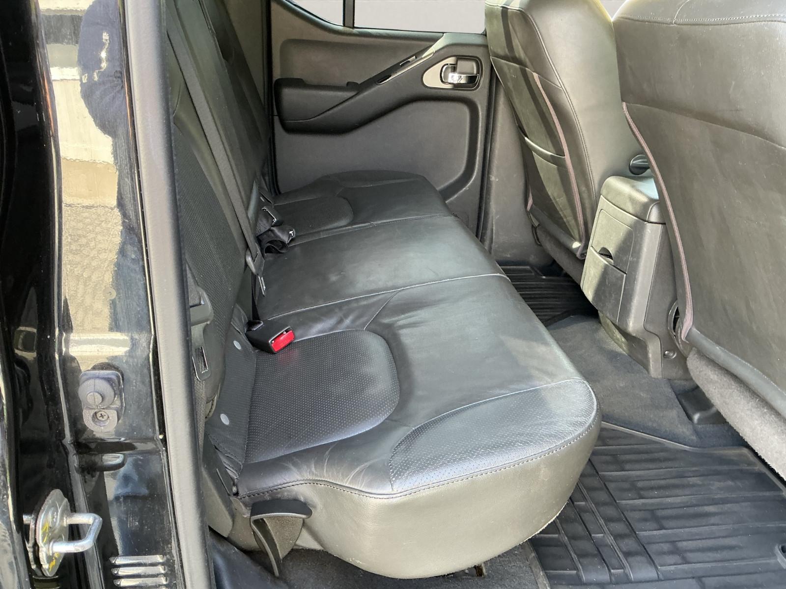 Nissan Navara Double Cab LE 4x4 | 171 ch | BVA | Cuir | Toit ouvrant | Sièges chauffants électriques | Attelage