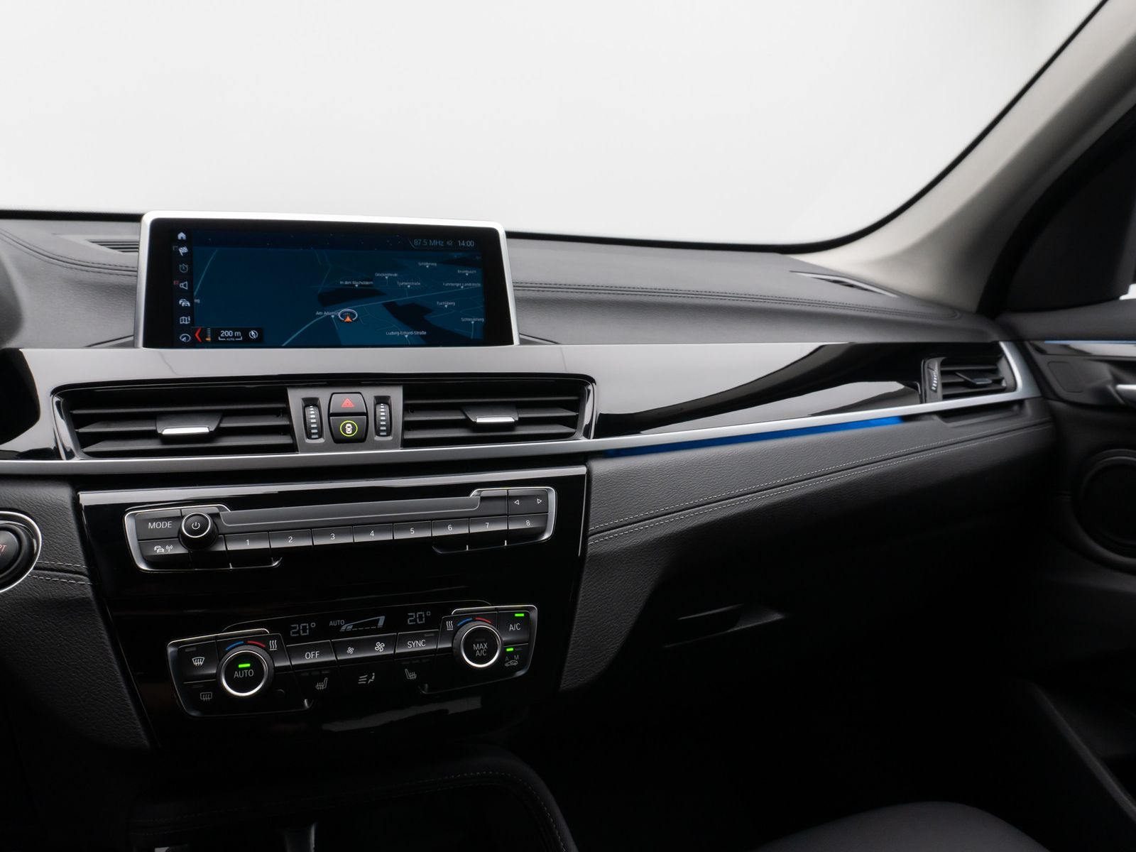 Fahrzeugabbildung BMW X1 xD25e Sport Line Kamera DAB HiFi LED 18Zoll