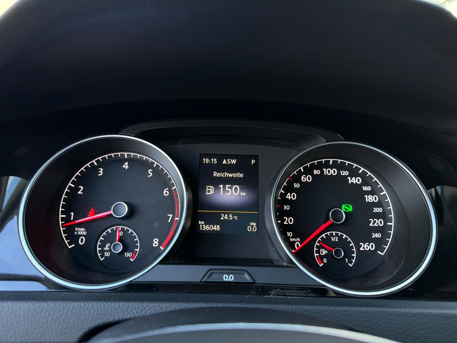 Volkswagen Golf VII 1.4 TSI Lim. Highline DSG*Pano*Standhz