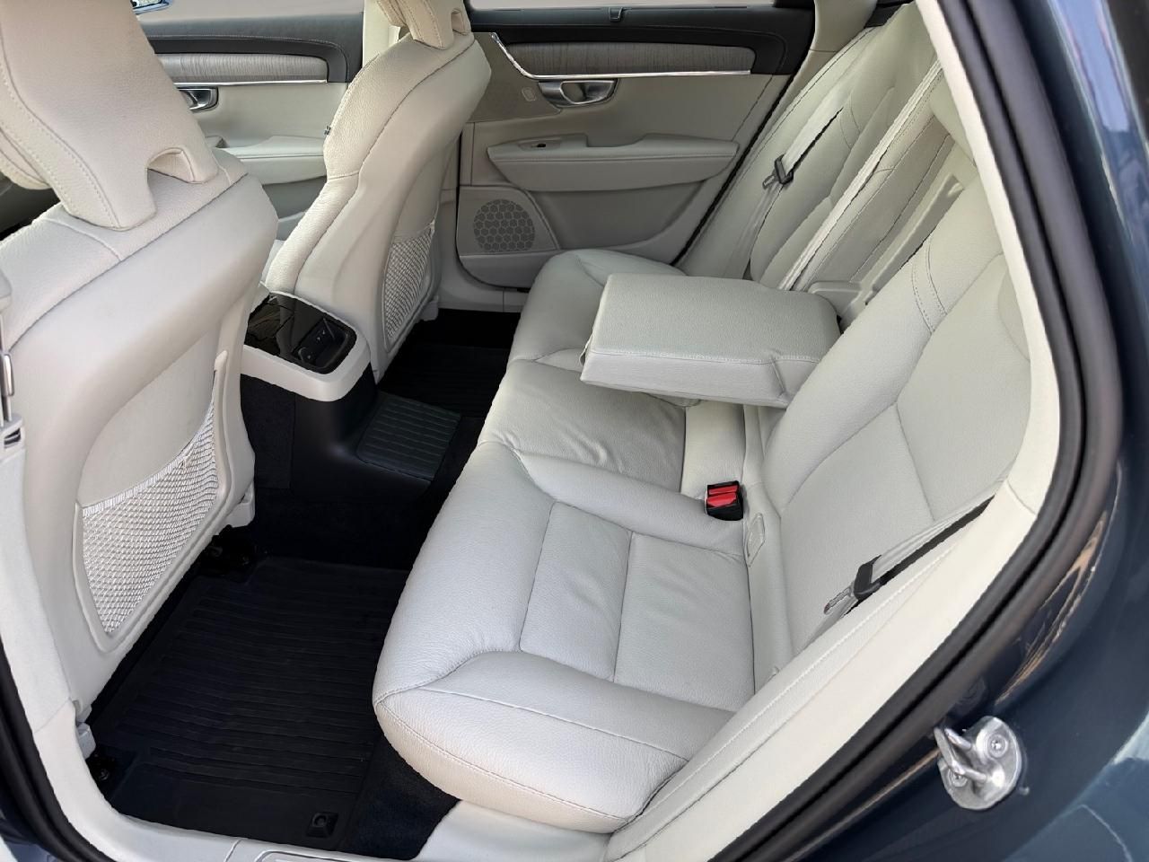 Fahrzeugabbildung Volvo V90 Kombi Ultimate Bright Recharge Plug-In Hybri