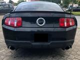 Ford Mustang  - Ford Mustang: Schwarz