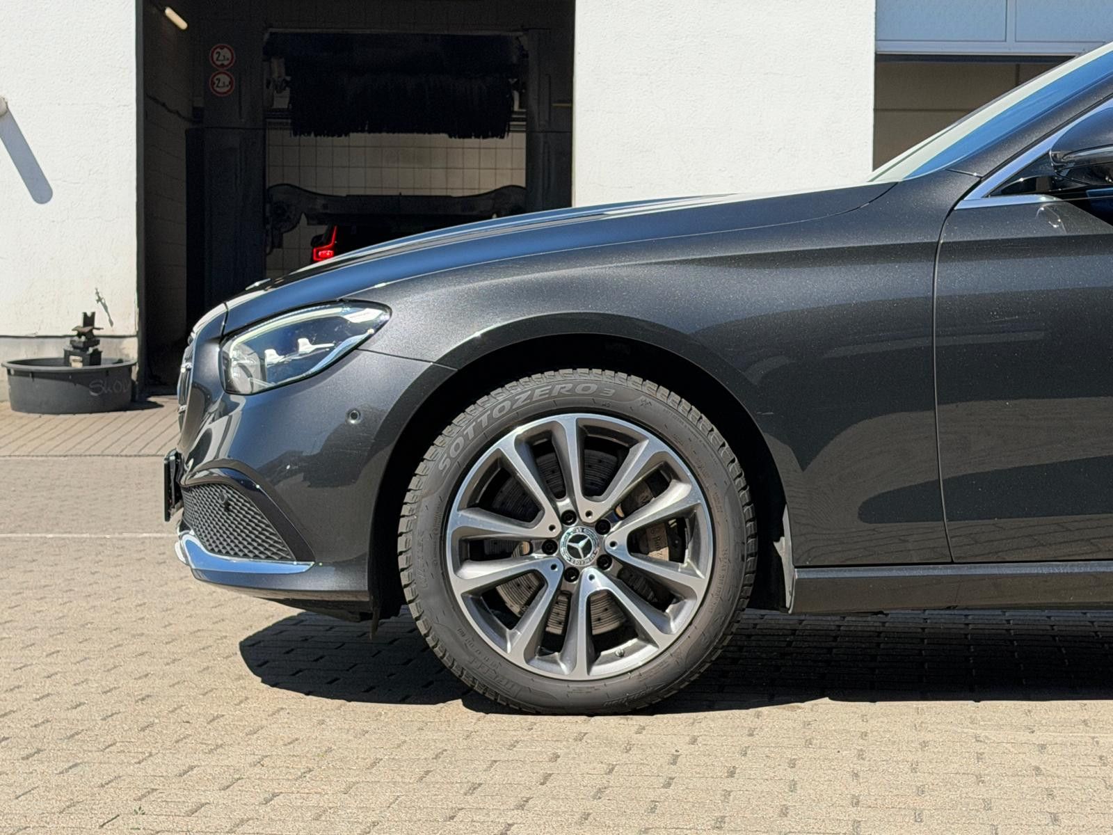 Fahrzeugabbildung Mercedes-Benz E 300 E Lim*Avantgarde*E 300 de 4Matic*360*Burm.