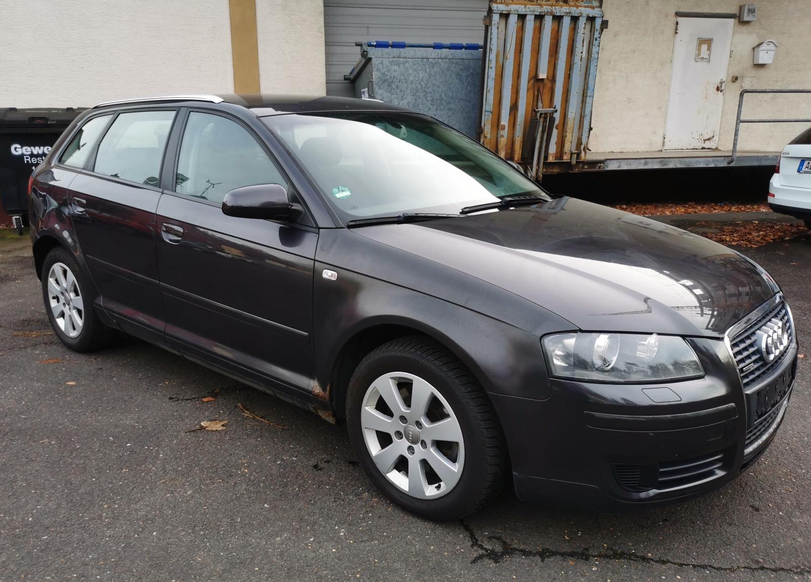 Audi A3 Sportback 2.0 TDI Ambiente quattro Bi-Xenon !