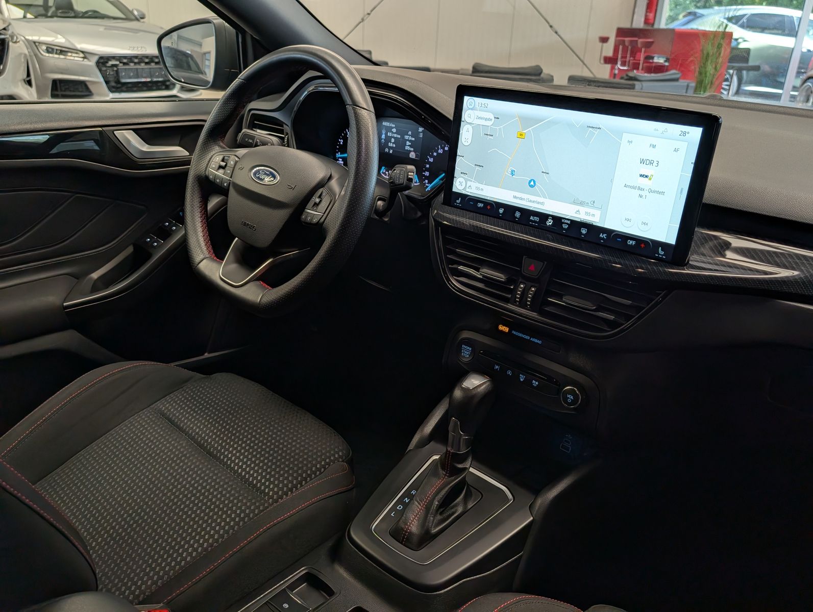 Fahrzeugabbildung Ford Focus 1.0 EB ST-Line ACC LED CAM Styling WINTER