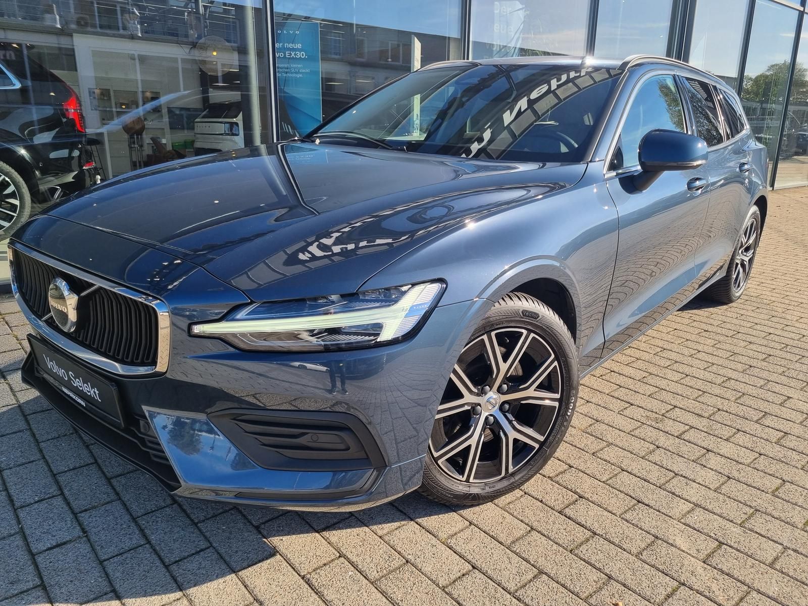 Fahrzeugabbildung Volvo V60 B4 D Core