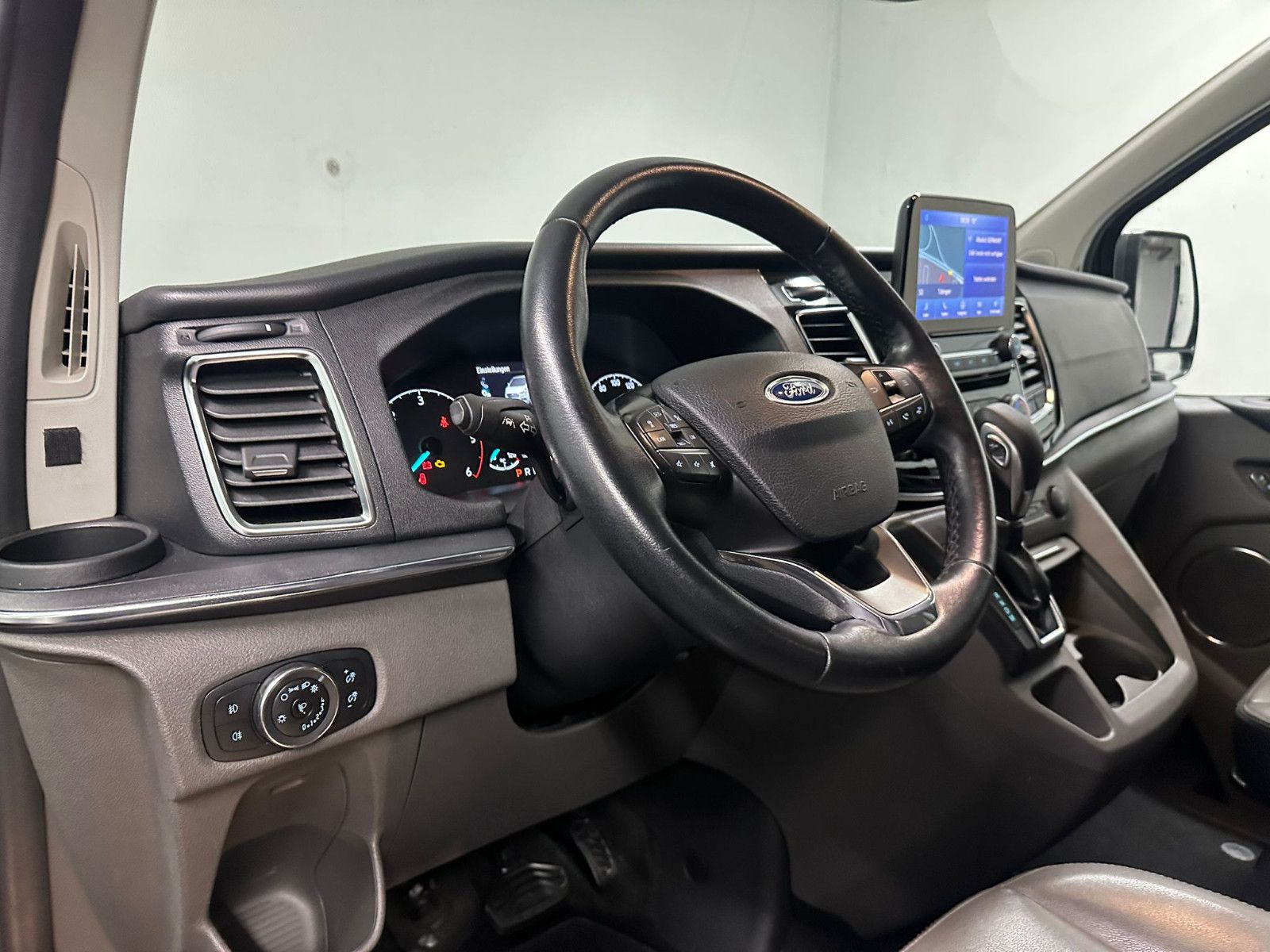 Fahrzeugabbildung Ford Tourneo Custom  320 L2H1 Titanium X*ACC*SDH*2KLI