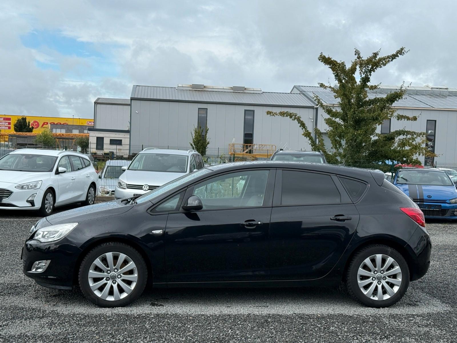 Opel Astra J Lim. 5-trg. Edition 2. Hand !!!