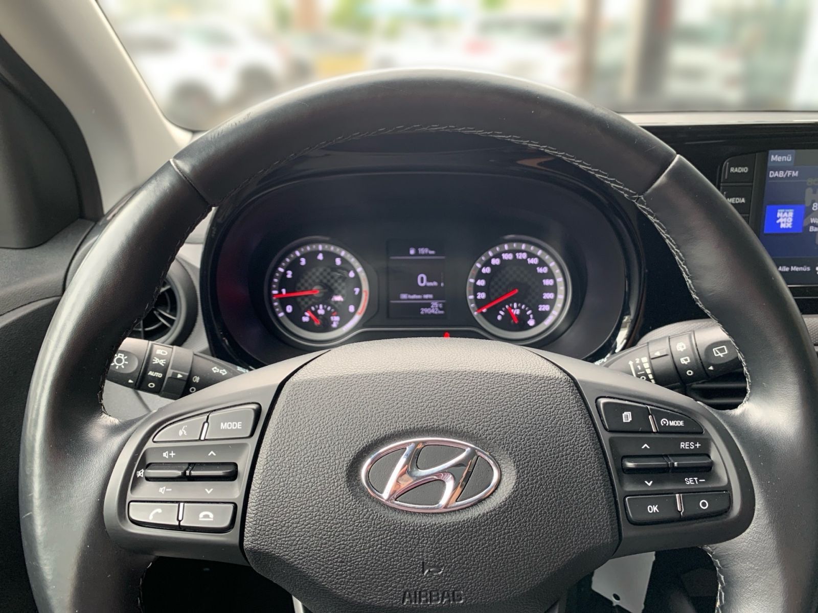 Fahrzeugabbildung Hyundai i10 1.0 Trend SHZ LHZ PDC