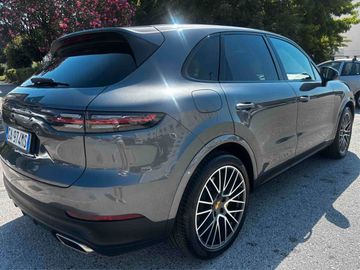 Porsche Cayenne - 7