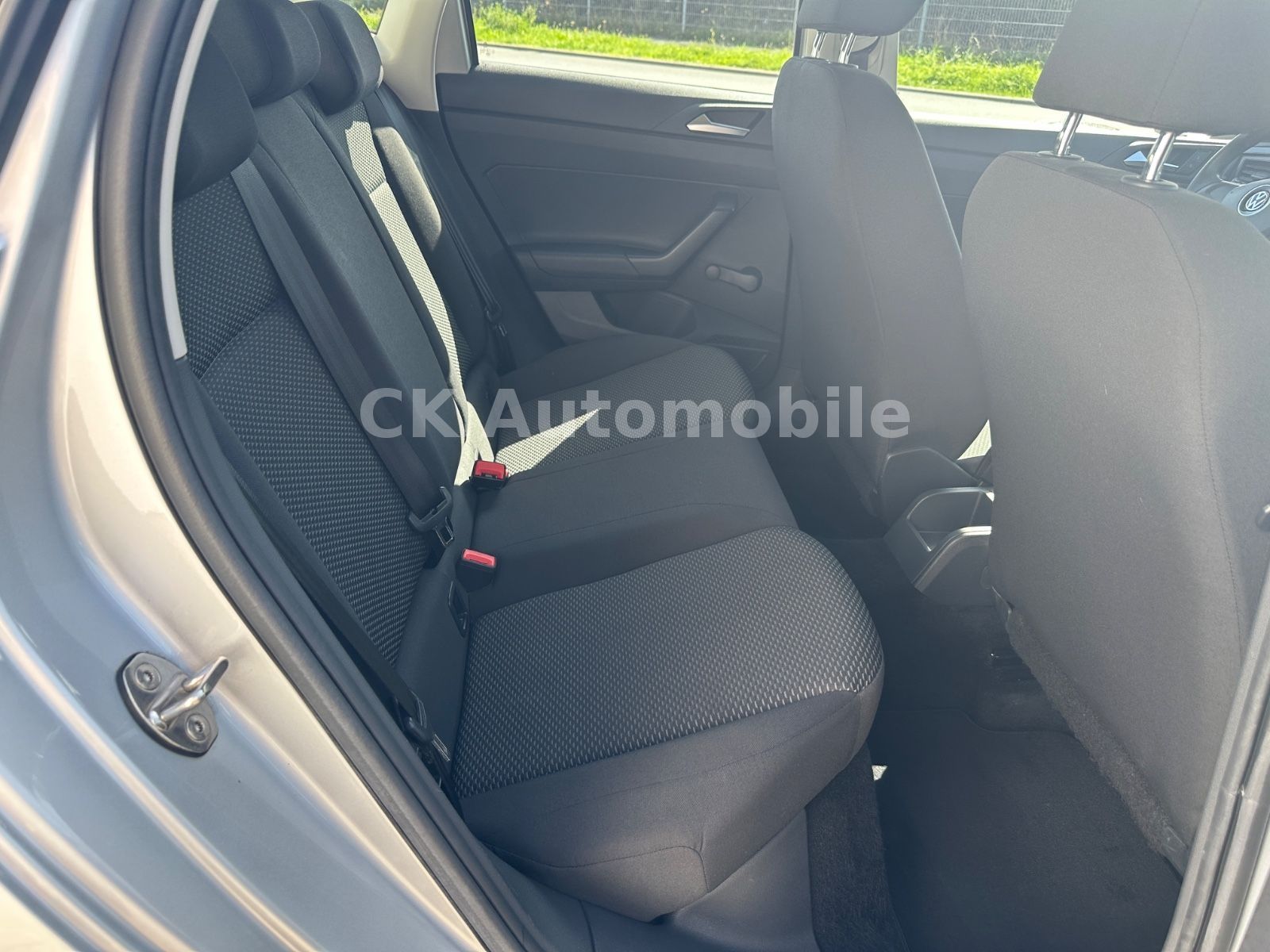 Fahrzeugabbildung Volkswagen Polo VI Trendline 1.0 BMT/Klima/Navi/PDC
