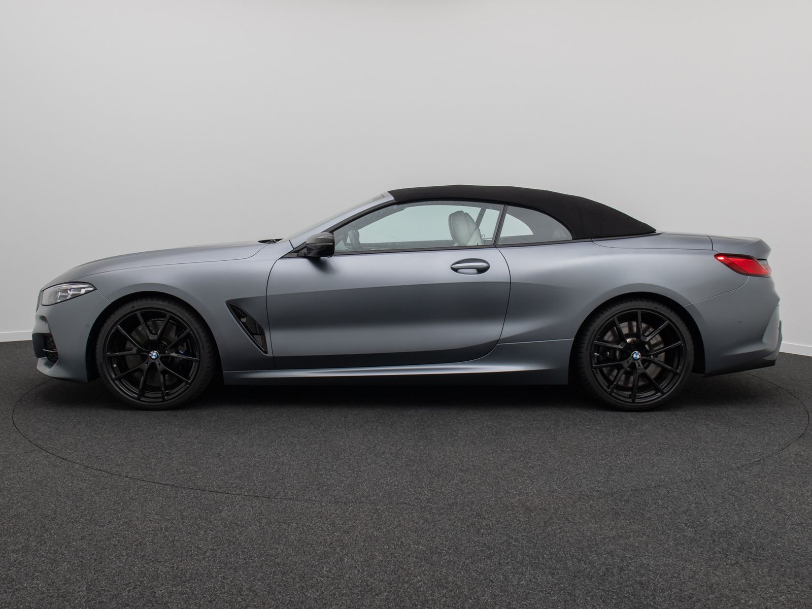 Fahrzeugabbildung BMW 840d xD Cabrio Individual B&W SoftClos HUD VOLL