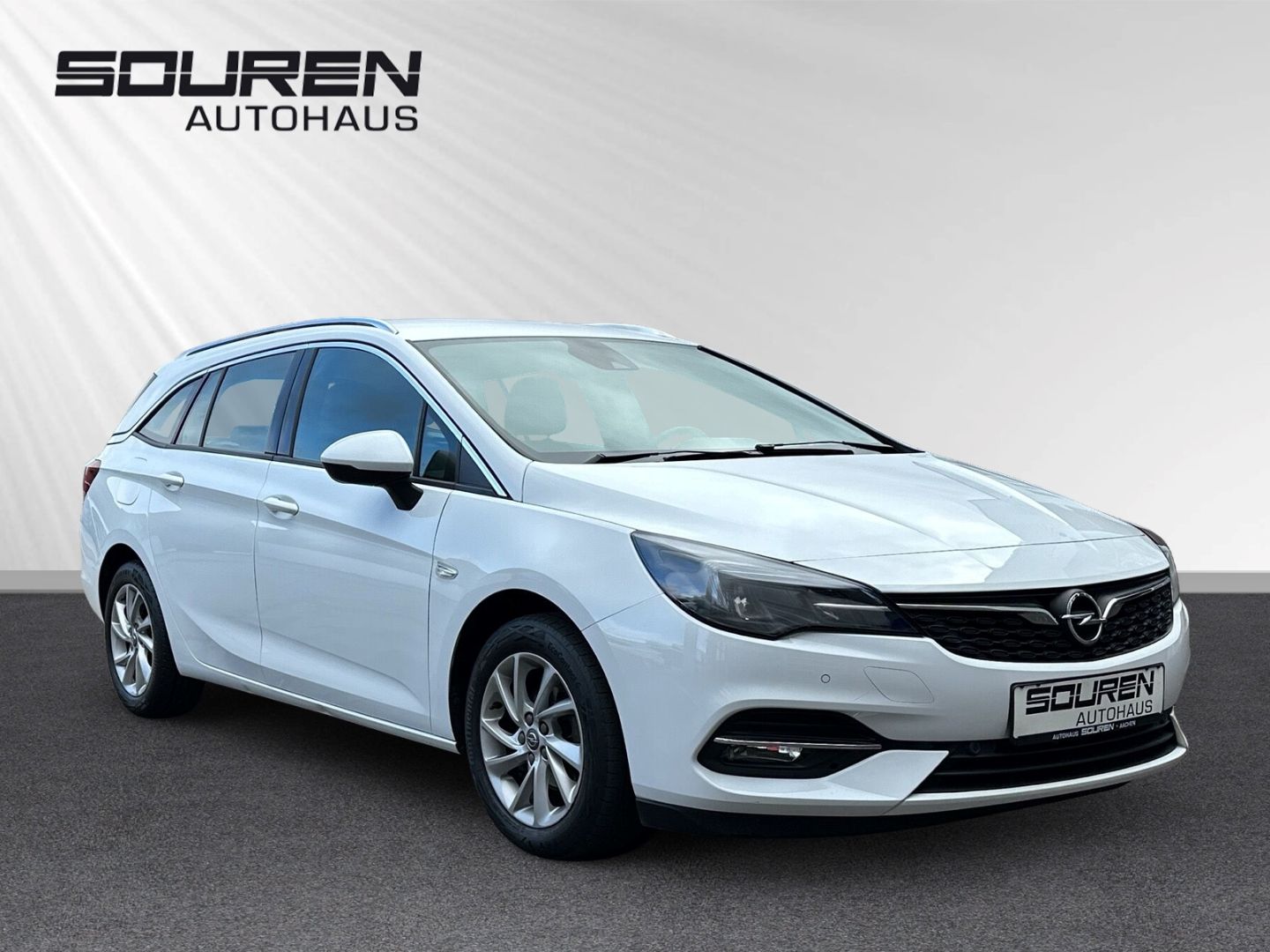 Fahrzeugabbildung Opel Astra Sports Tourer 1.2 KLIMA+ NAVI + PARKSENSOR