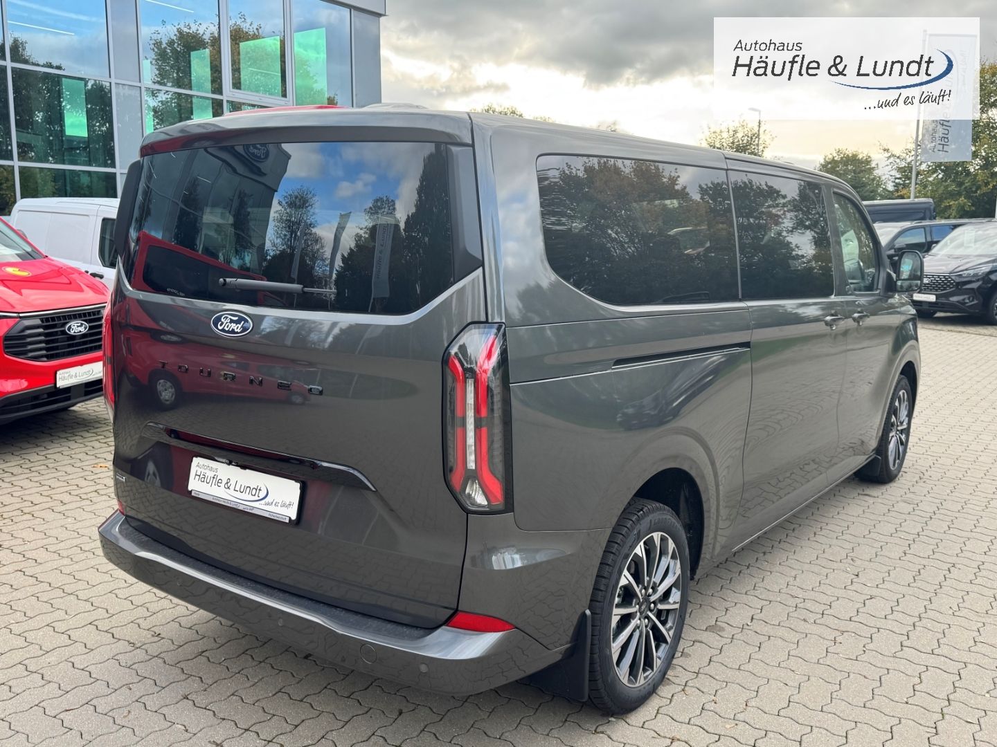 Ford Tourneo Custom L2 Titanium X PHEV -MatrixLED-GJR imagem 3