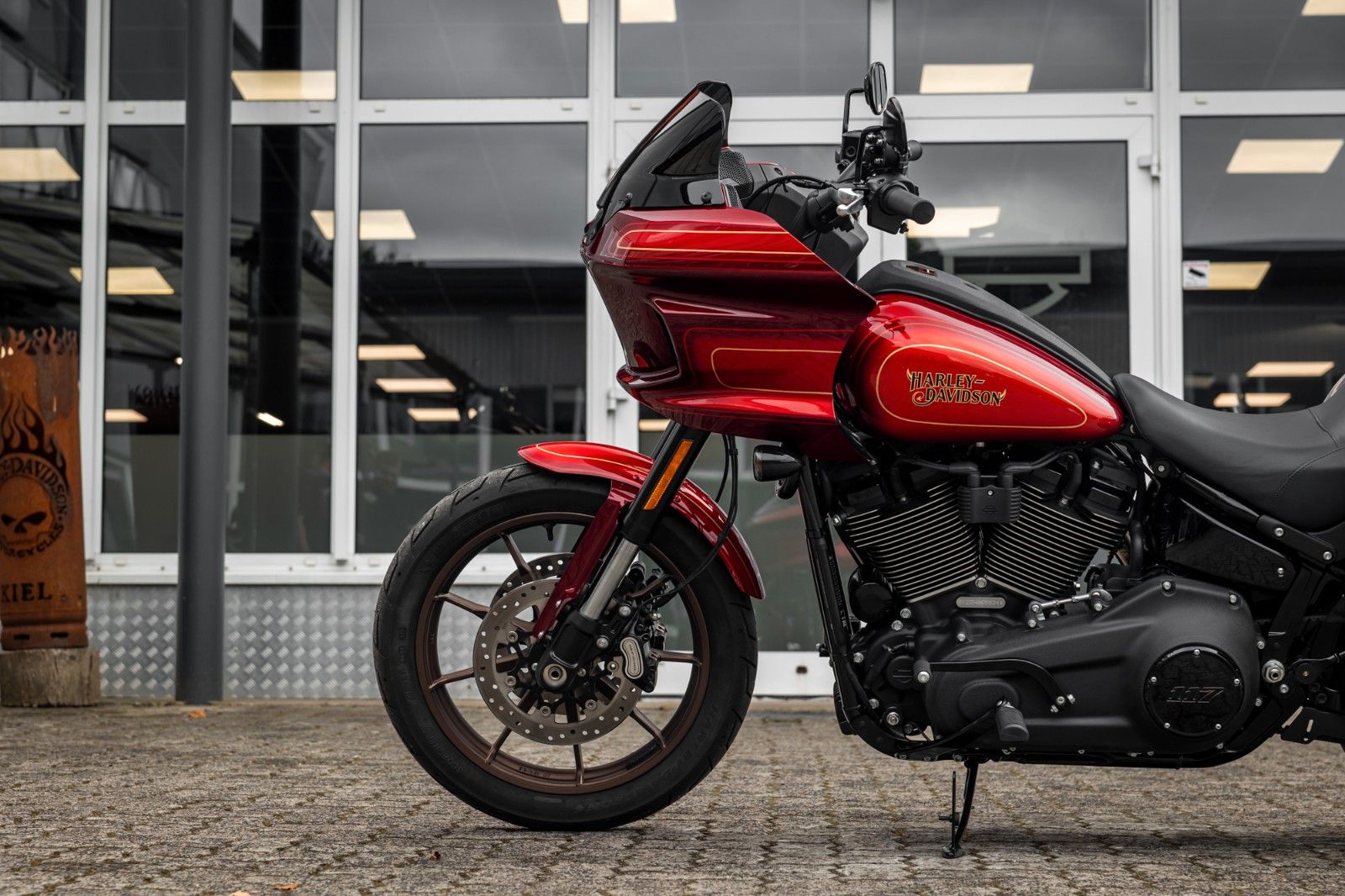 Fahrzeugabbildung Harley-Davidson FXLRST LOW RIDER ST 117 - EL DIABLO Nr. 359/1500