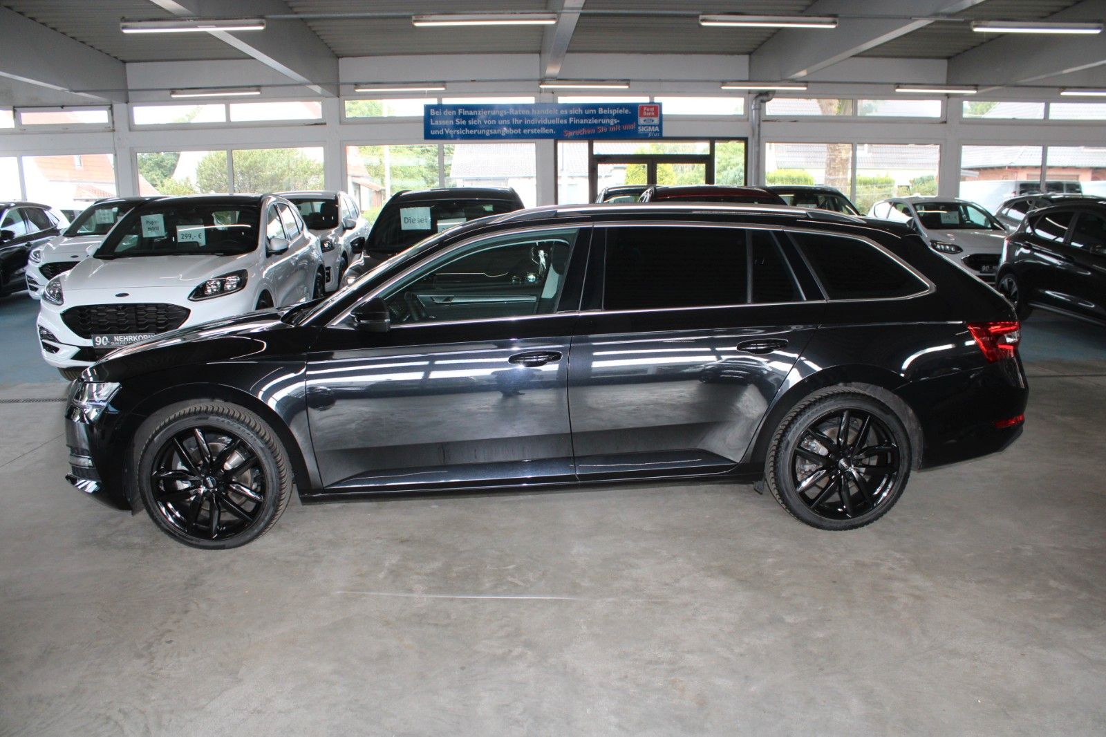 Fahrzeugabbildung SKODA Superb 2.0 TDI DSG STYLE COMBI LED AHK ACC uvm.
