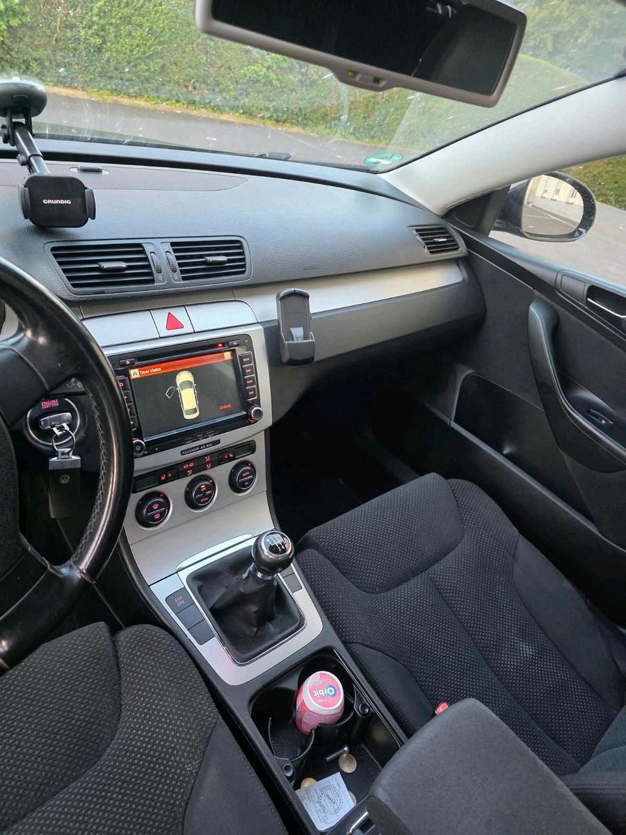 Volkswagen Passat 2008 — interior
