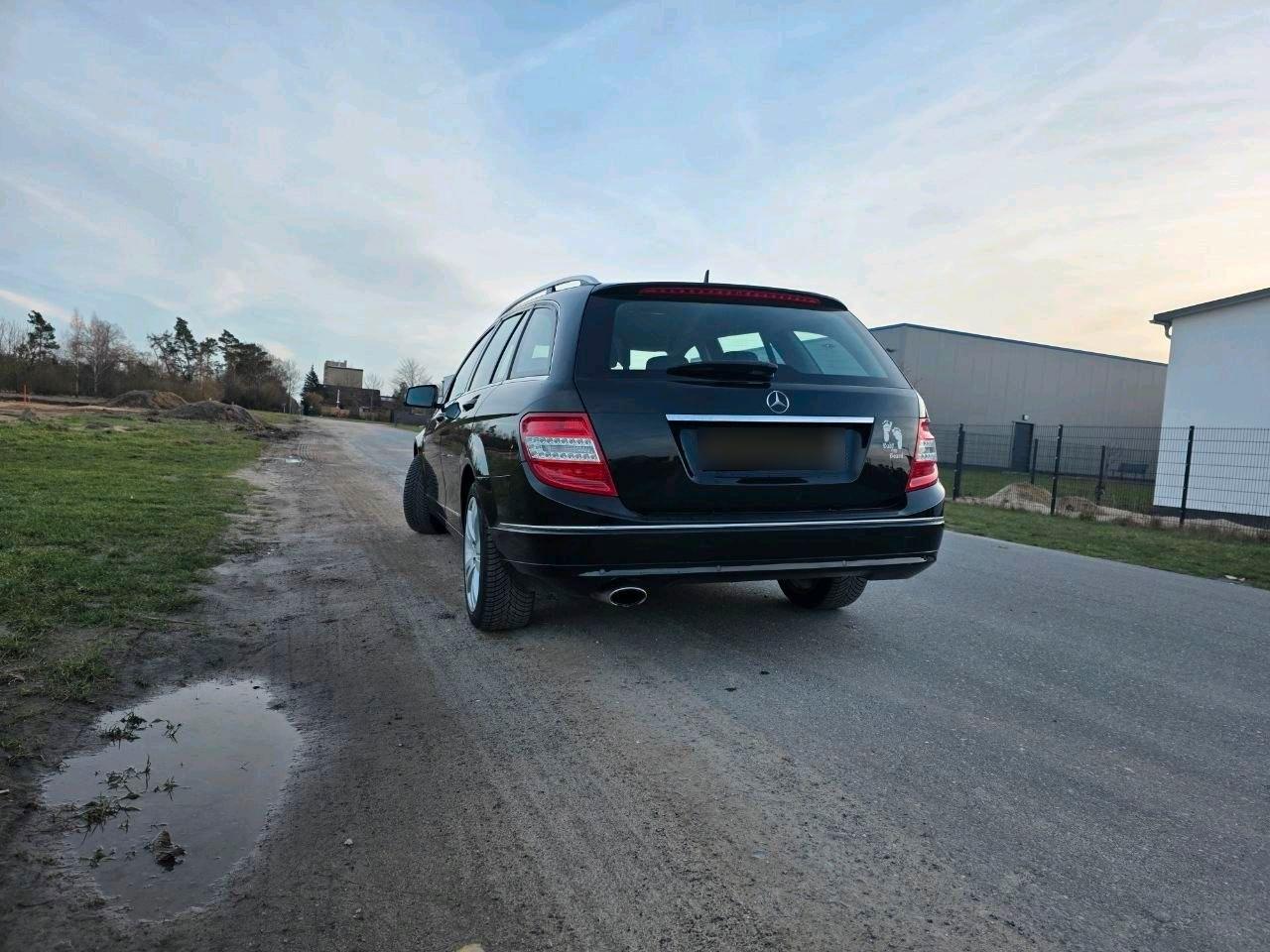 Mercedes-Benz 220 2009 — photo 6