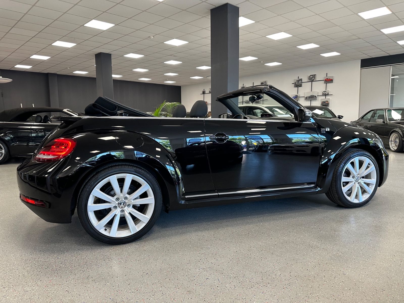 Volkswagen Beetle Cabriolet Allstar|DSG|R-Line|Kamera|Xenon foto 9