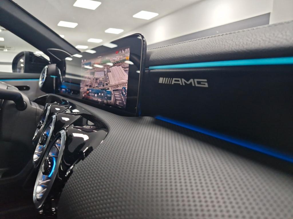 Mercedes-Benz A 35 AMG