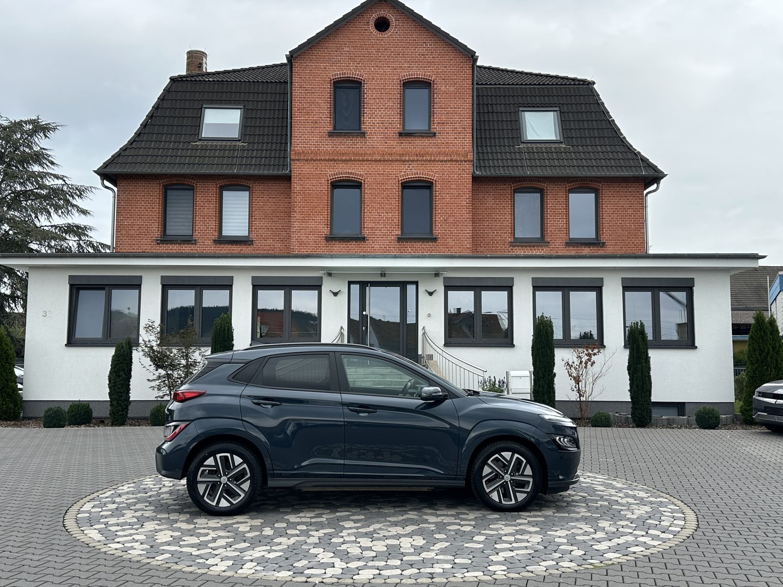 Hyundai Kona Elektro Trend LED ACC HUD NAV CAM WÄPU 64KW