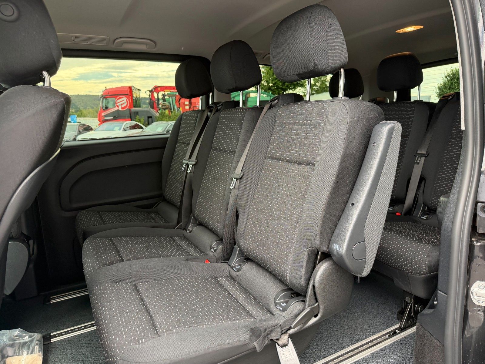 Fahrzeugabbildung Mercedes-Benz Vito 116 CDI 9G 4x4 Tourer Extral AHK2,5 Stdh