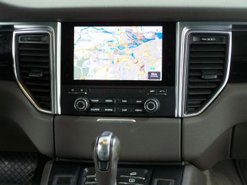 Porsche Macan - 9