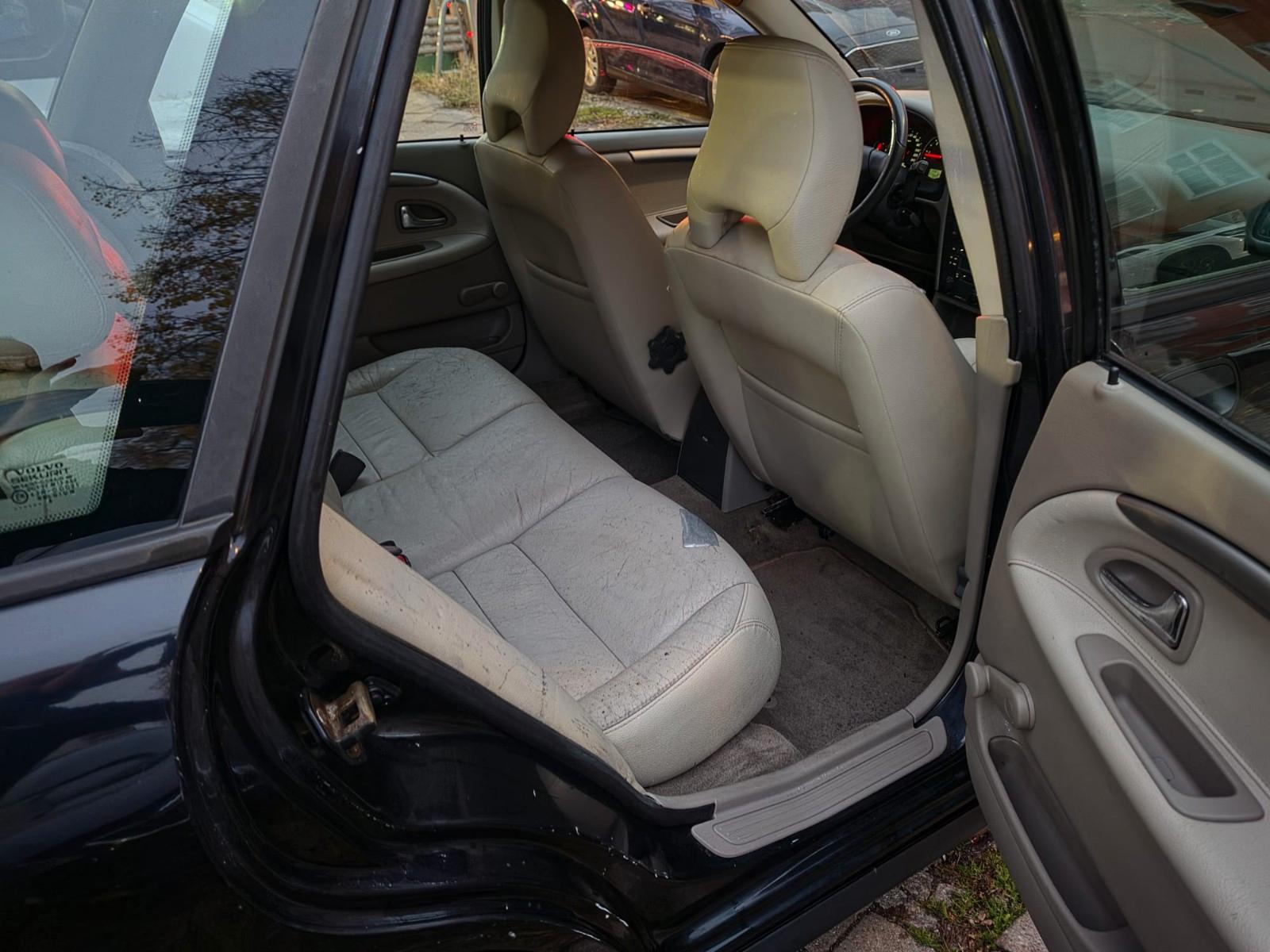 Volvo V40 2004 — photo 13
