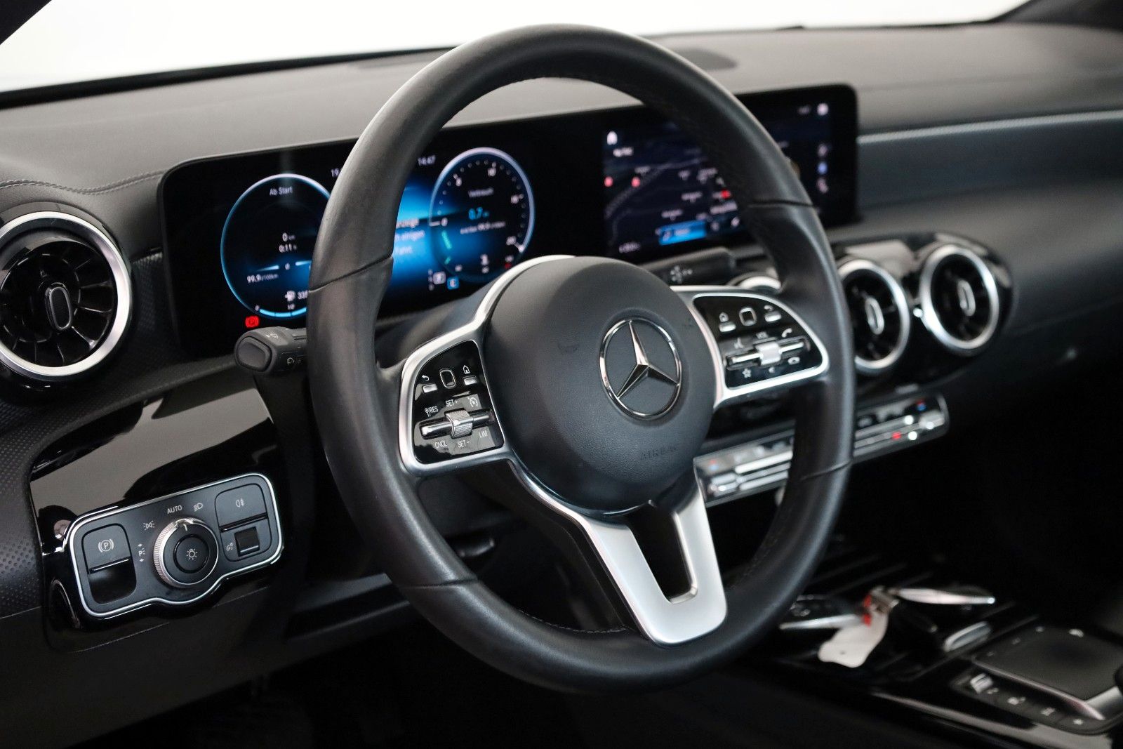 Fahrzeugabbildung Mercedes-Benz CLA 200 d Coupe,T.Leder.Navi,SH,Kamera,Panorama