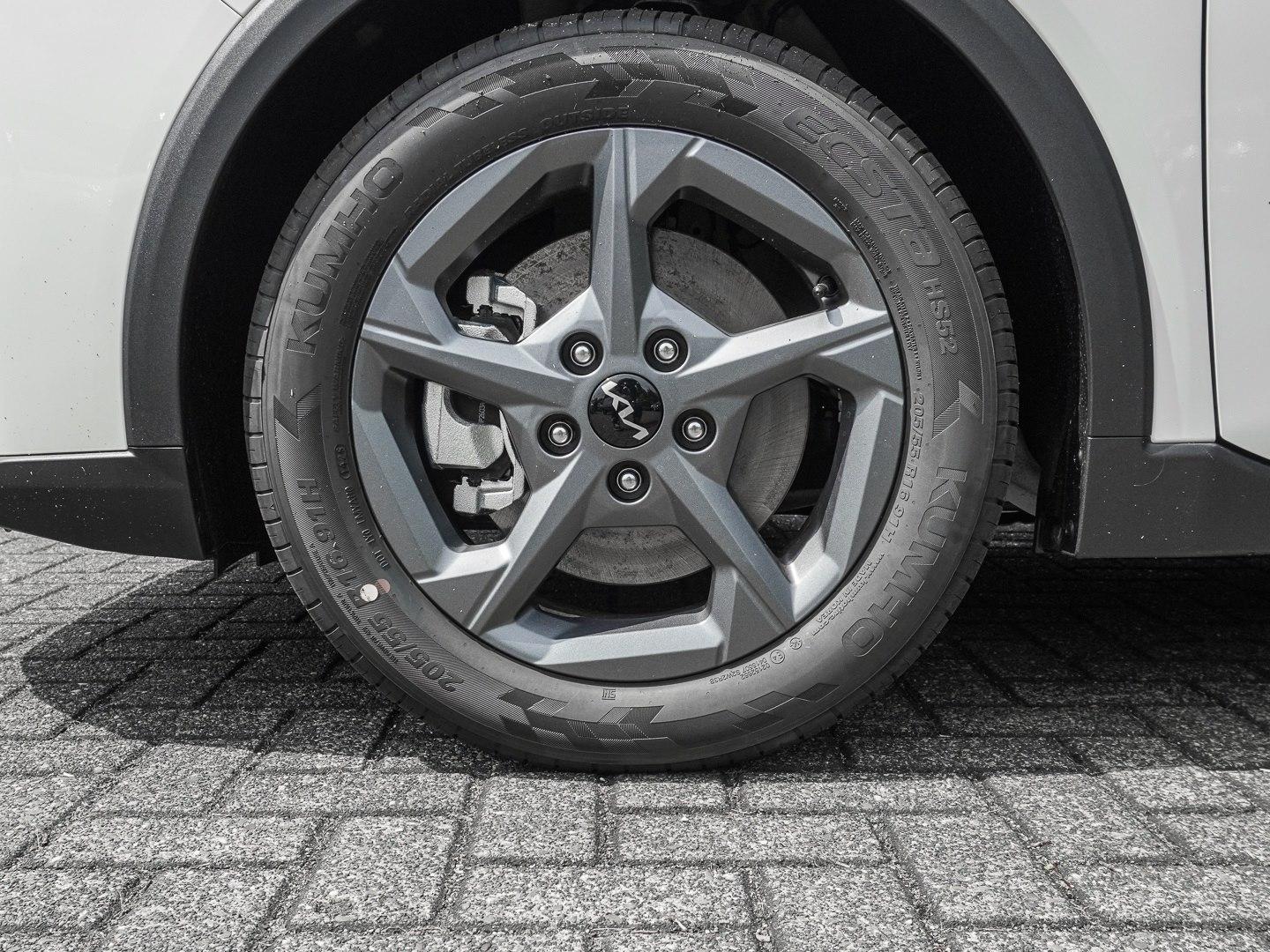 Kia Ceed bewährt im Herzen - neu im Namen NEW K4