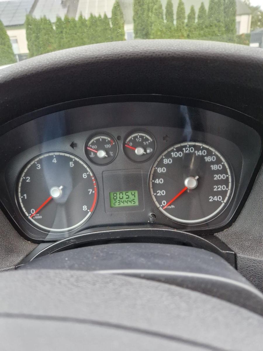 Ford Focus 2006 — photo 8